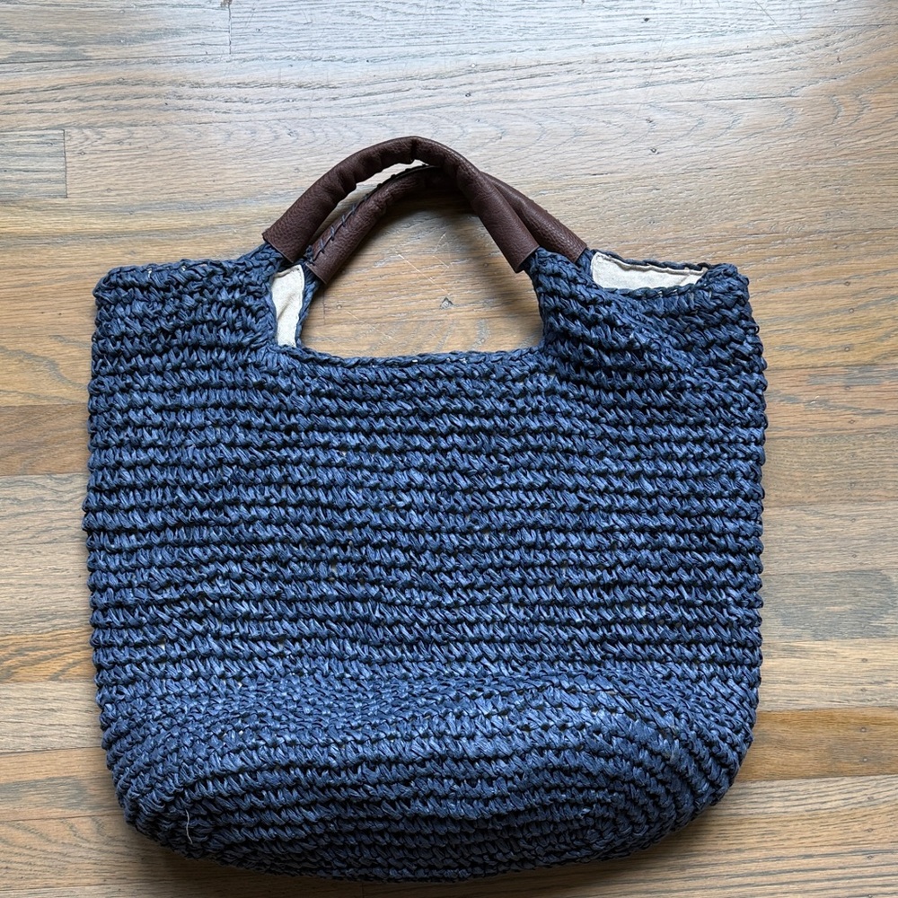 Soft Surroundings Navy Woven
Straw Tote Bag Beach Linen Lining